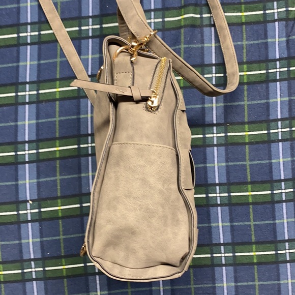 Super cute faux suede look purse. - Picture 5 of 13